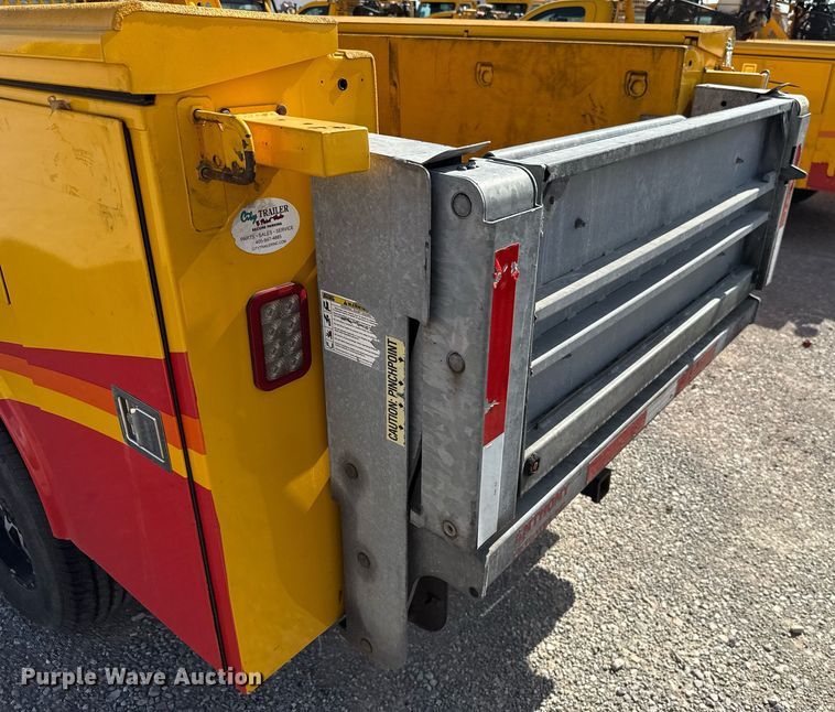 image for item EJ4797 2018 Chevrolet Silverado 3500HD utility bed pickup truck