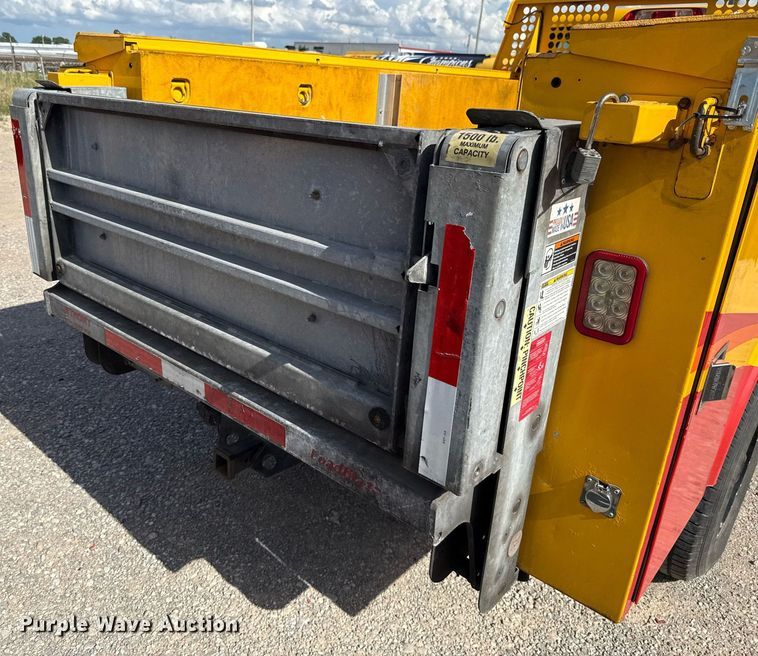 image for item EJ4797 2018 Chevrolet Silverado 3500HD utility bed pickup truck