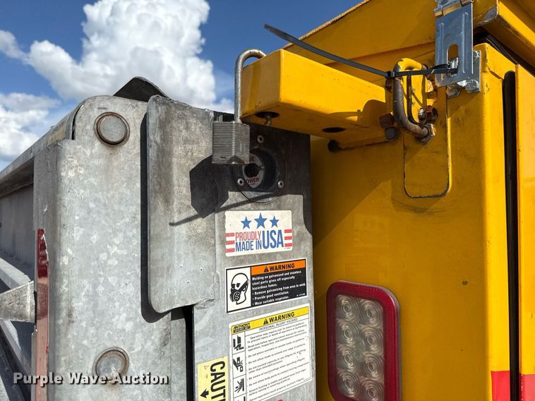 image for item EJ4797 2018 Chevrolet Silverado 3500HD utility bed pickup truck