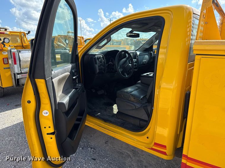 image for item EJ4797 2018 Chevrolet Silverado 3500HD utility bed pickup truck