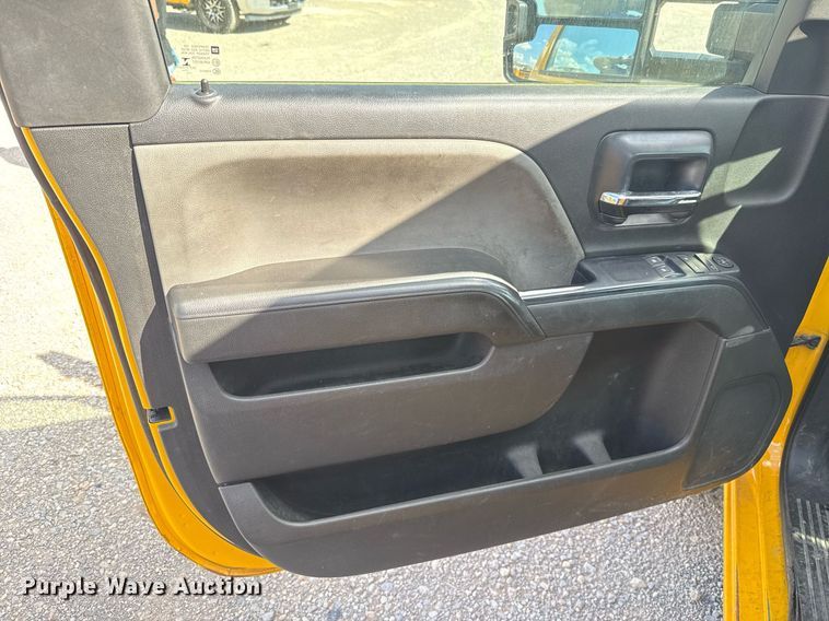 image for item EJ4797 2018 Chevrolet Silverado 3500HD utility bed pickup truck