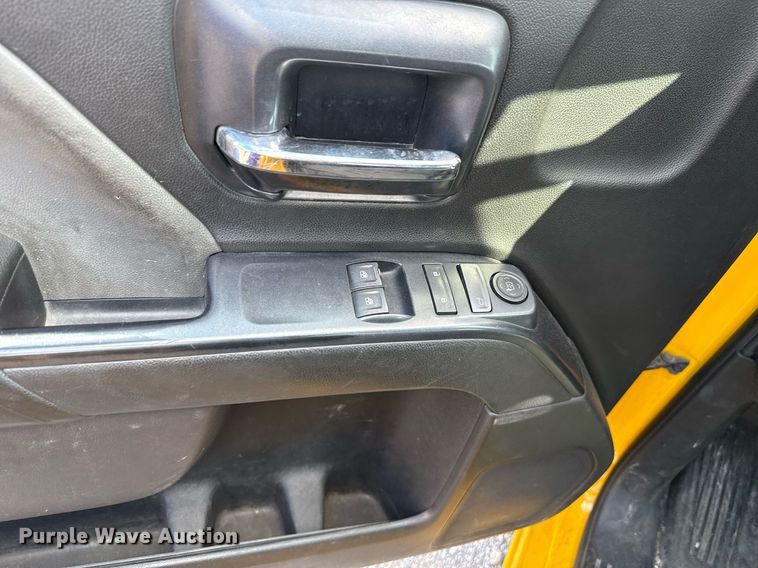 image for item EJ4797 2018 Chevrolet Silverado 3500HD utility bed pickup truck