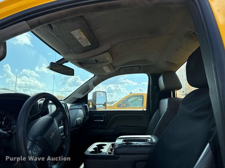 image for item EJ4797 2018 Chevrolet Silverado 3500HD utility bed pickup truck