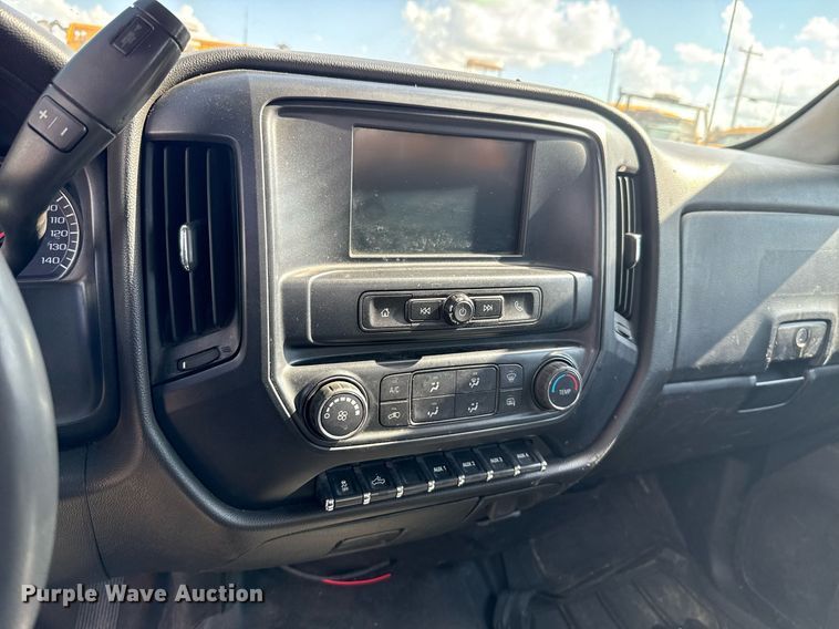 image for item EJ4797 2018 Chevrolet Silverado 3500HD utility bed pickup truck