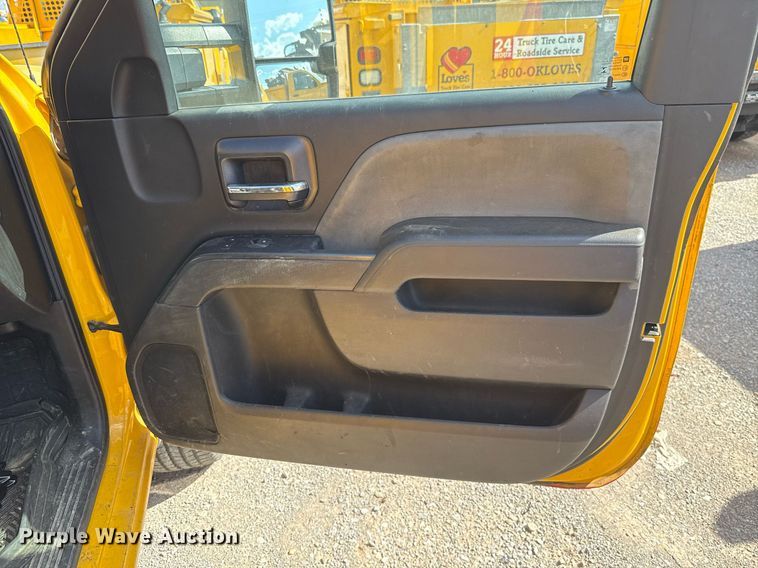 image for item EJ4797 2018 Chevrolet Silverado 3500HD utility bed pickup truck