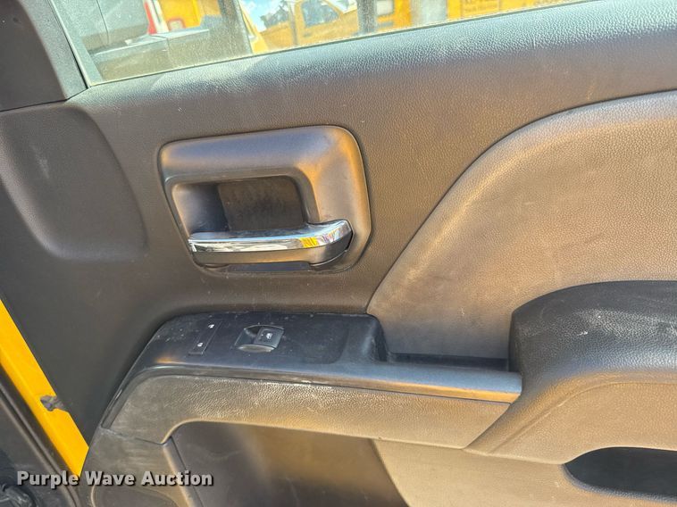 image for item EJ4797 2018 Chevrolet Silverado 3500HD utility bed pickup truck