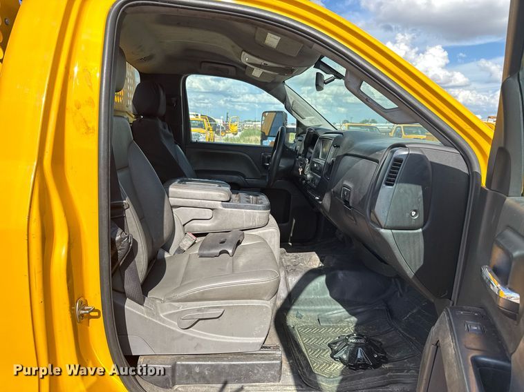 image for item EJ4797 2018 Chevrolet Silverado 3500HD utility bed pickup truck