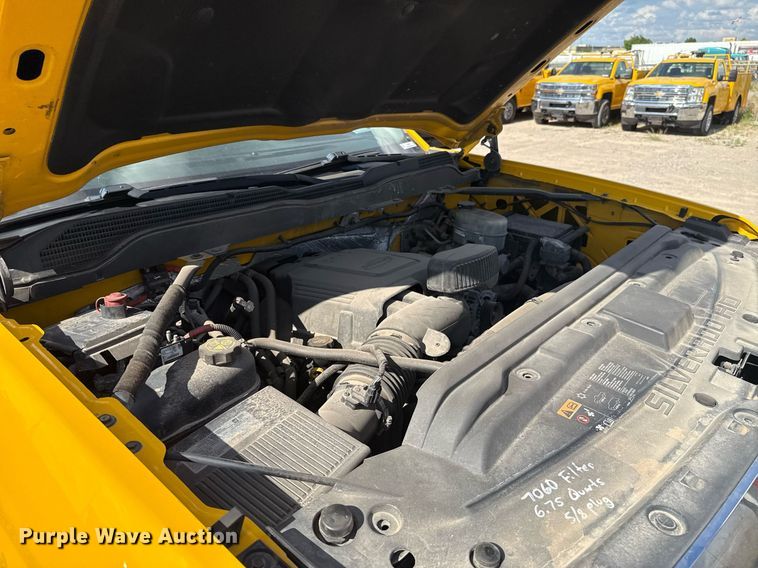 image for item EJ4797 2018 Chevrolet Silverado 3500HD utility bed pickup truck