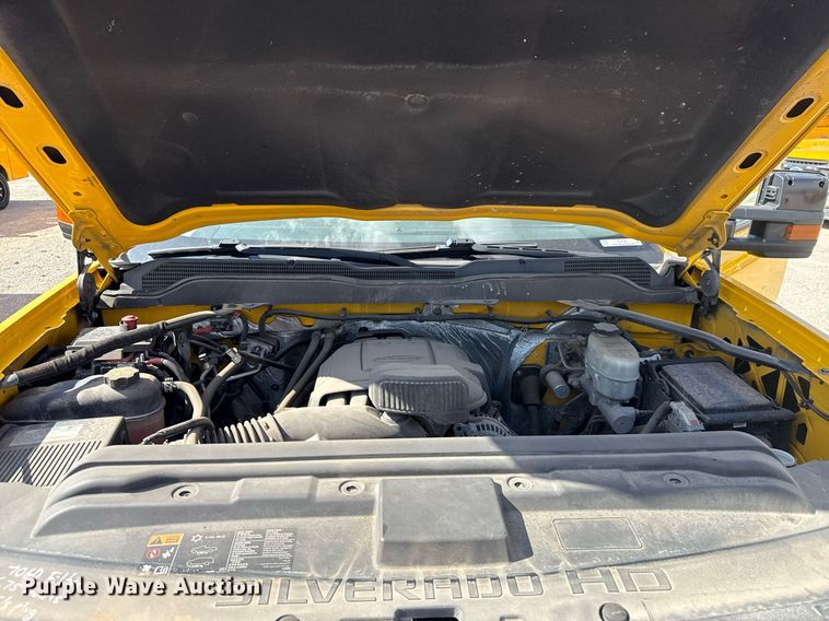 image for item EJ4797 2018 Chevrolet Silverado 3500HD utility bed pickup truck