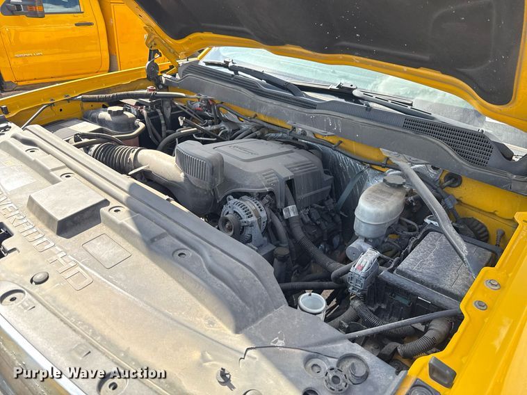 image for item EJ4797 2018 Chevrolet Silverado 3500HD utility bed pickup truck