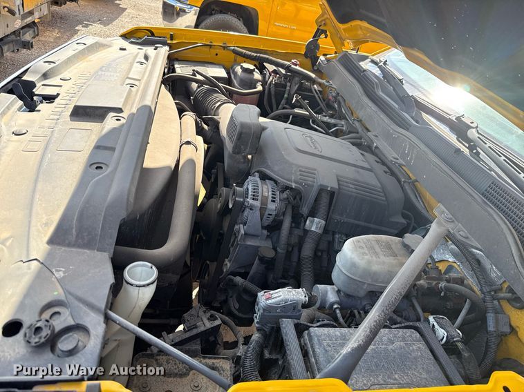 image for item EJ4797 2018 Chevrolet Silverado 3500HD utility bed pickup truck