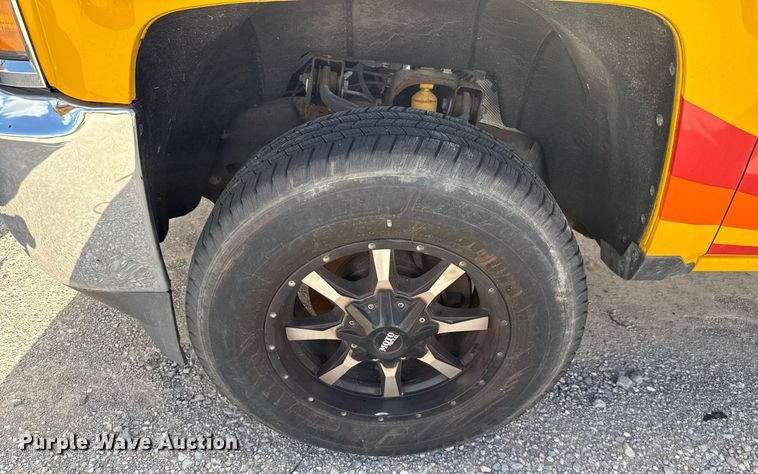 image for item EJ4797 2018 Chevrolet Silverado 3500HD utility bed pickup truck