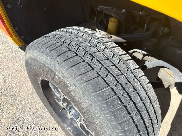 image for item EJ4797 2018 Chevrolet Silverado 3500HD utility bed pickup truck