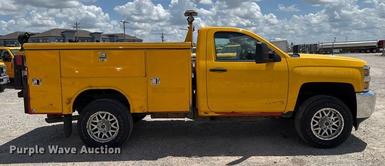image for item EJ4799 2016 Chevrolet Silverado 3500HD utility bed pickup truck