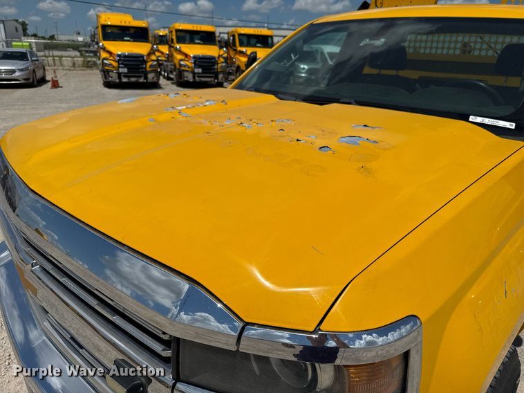 image for item EJ4799 2016 Chevrolet Silverado 3500HD utility bed pickup truck