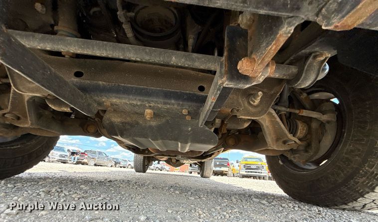 image for item EJ4799 2016 Chevrolet Silverado 3500HD utility bed pickup truck