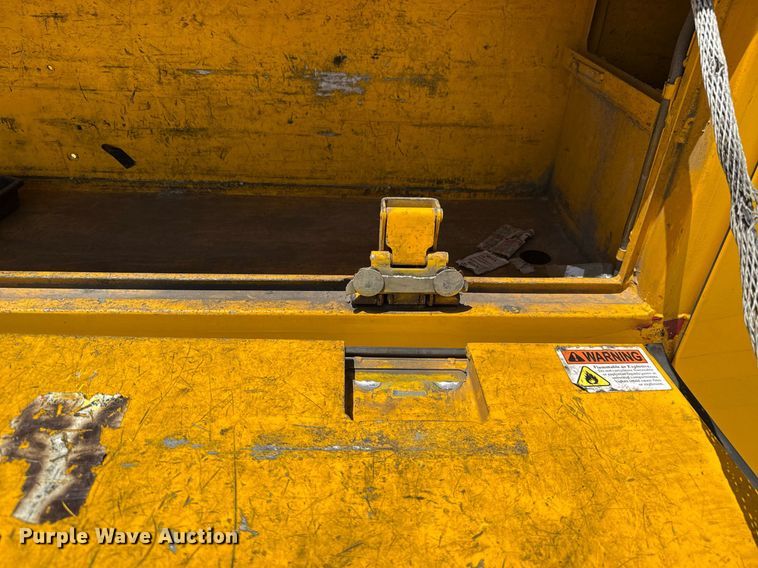 image for item EJ4799 2016 Chevrolet Silverado 3500HD utility bed pickup truck