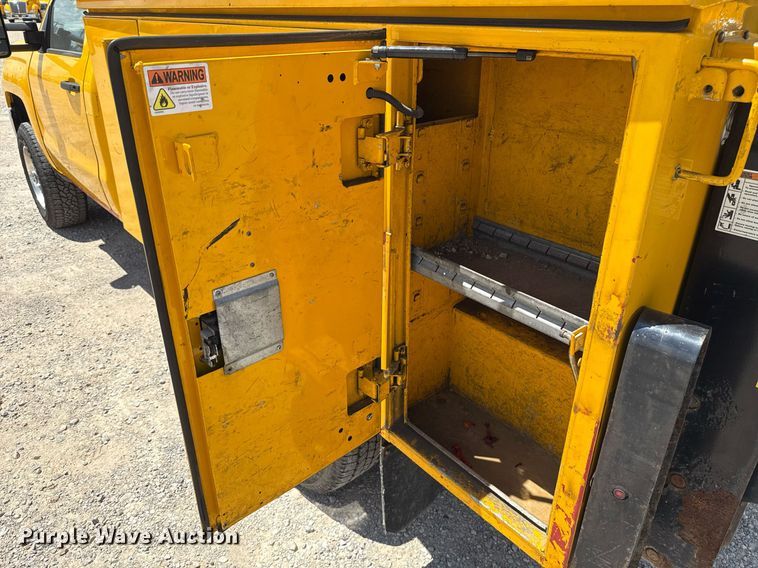 image for item EJ4799 2016 Chevrolet Silverado 3500HD utility bed pickup truck