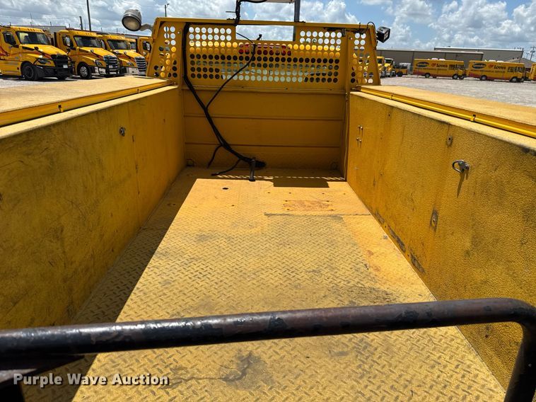 image for item EJ4799 2016 Chevrolet Silverado 3500HD utility bed pickup truck