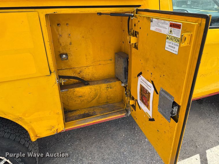 image for item EJ4799 2016 Chevrolet Silverado 3500HD utility bed pickup truck