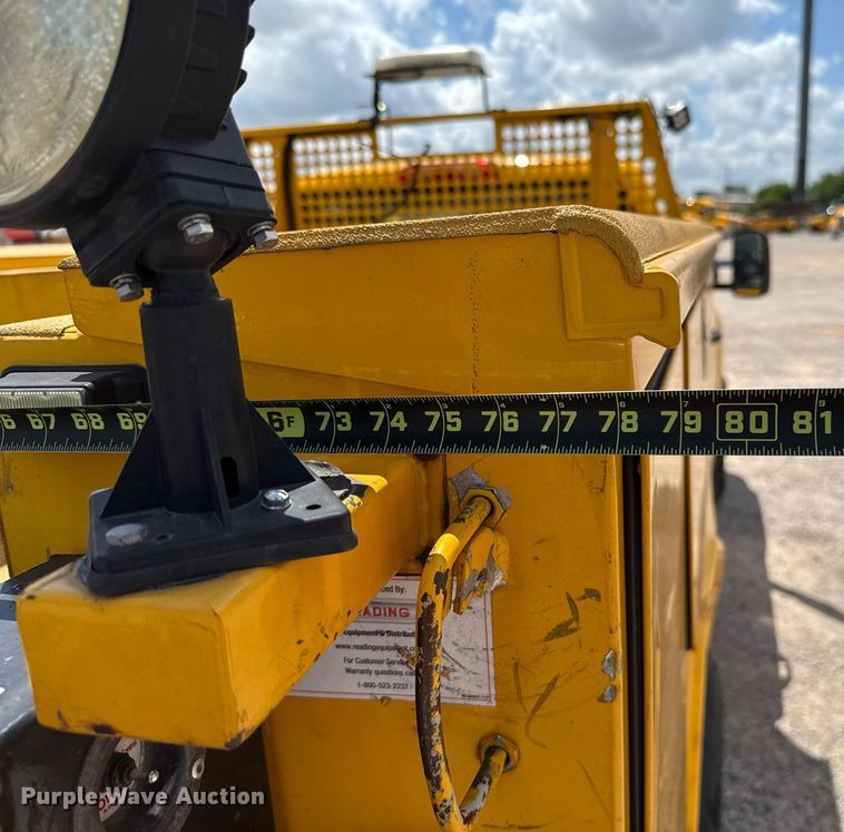 image for item EJ4799 2016 Chevrolet Silverado 3500HD utility bed pickup truck