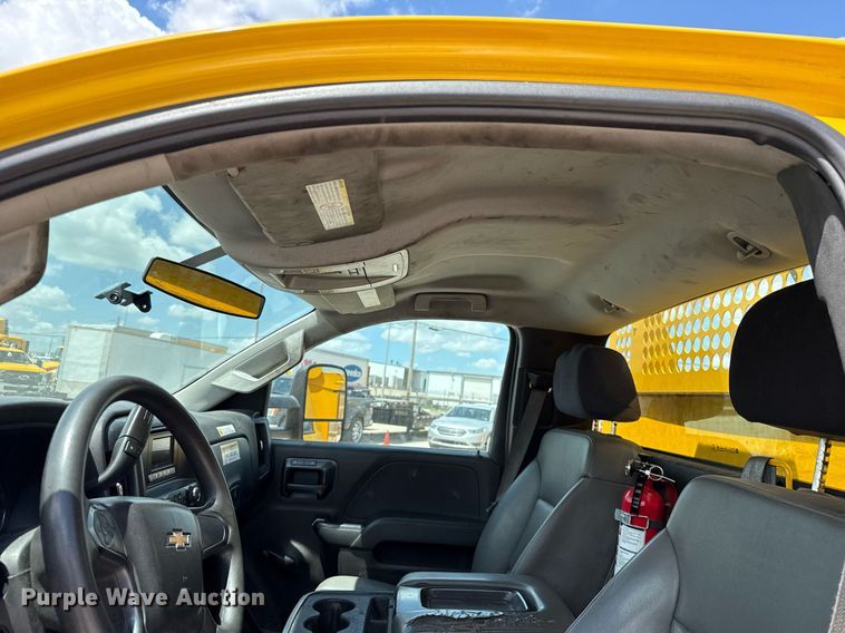 image for item EJ4799 2016 Chevrolet Silverado 3500HD utility bed pickup truck