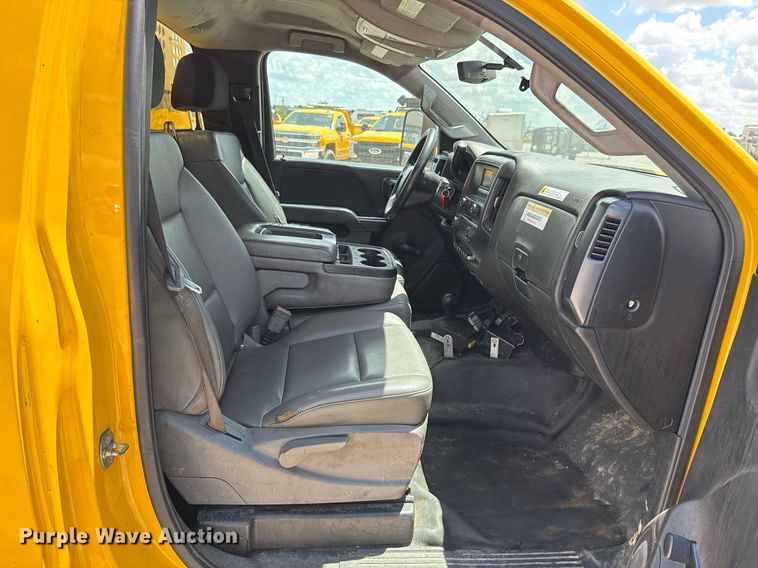 image for item EJ4799 2016 Chevrolet Silverado 3500HD utility bed pickup truck