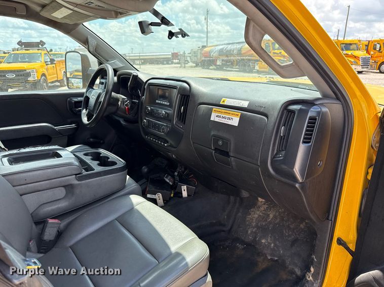 image for item EJ4799 2016 Chevrolet Silverado 3500HD utility bed pickup truck