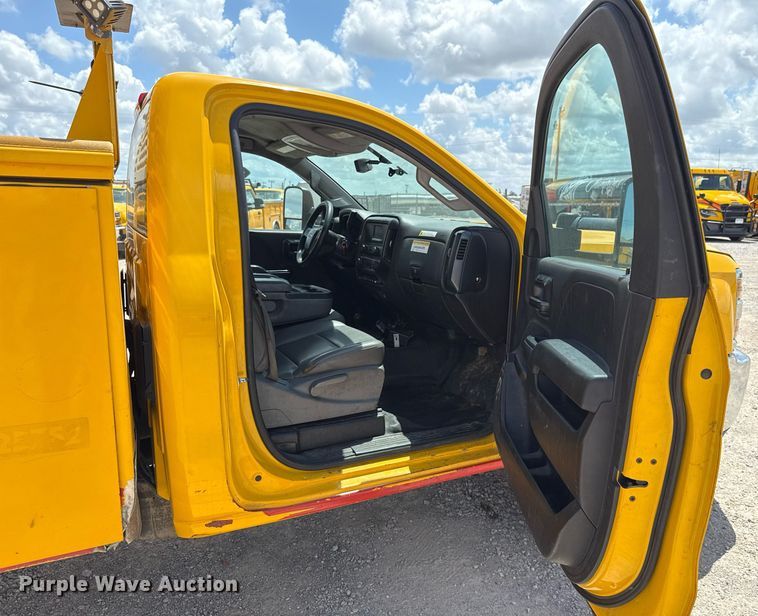 image for item EJ4799 2016 Chevrolet Silverado 3500HD utility bed pickup truck