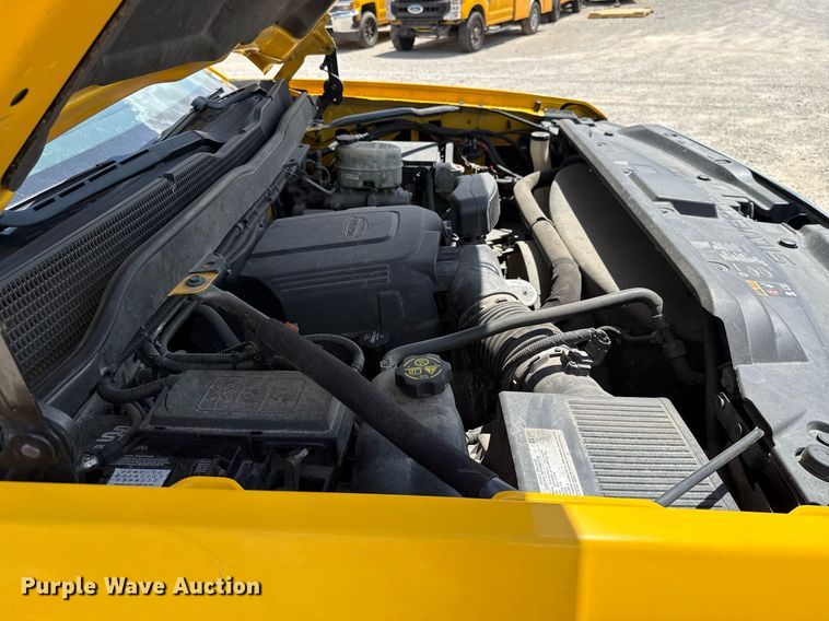 image for item EJ4799 2016 Chevrolet Silverado 3500HD utility bed pickup truck