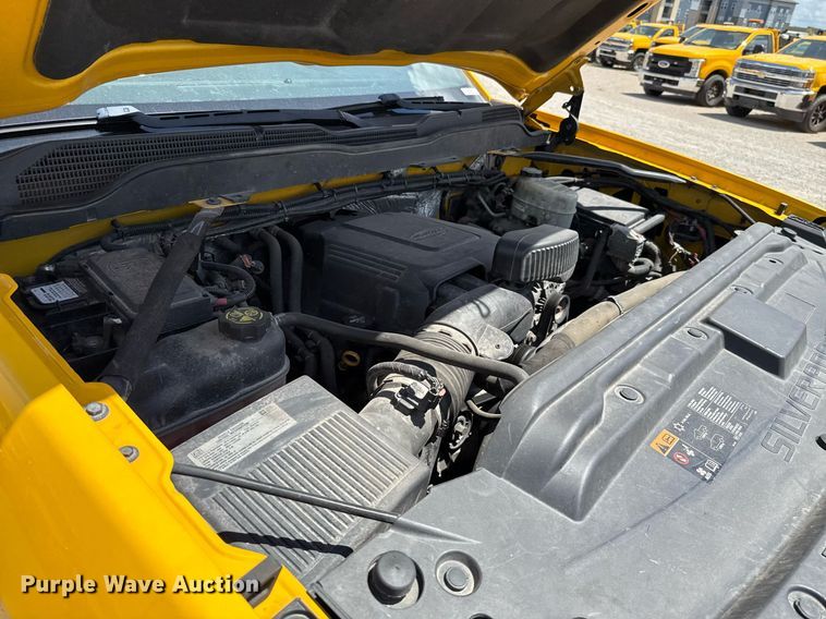 image for item EJ4799 2016 Chevrolet Silverado 3500HD utility bed pickup truck