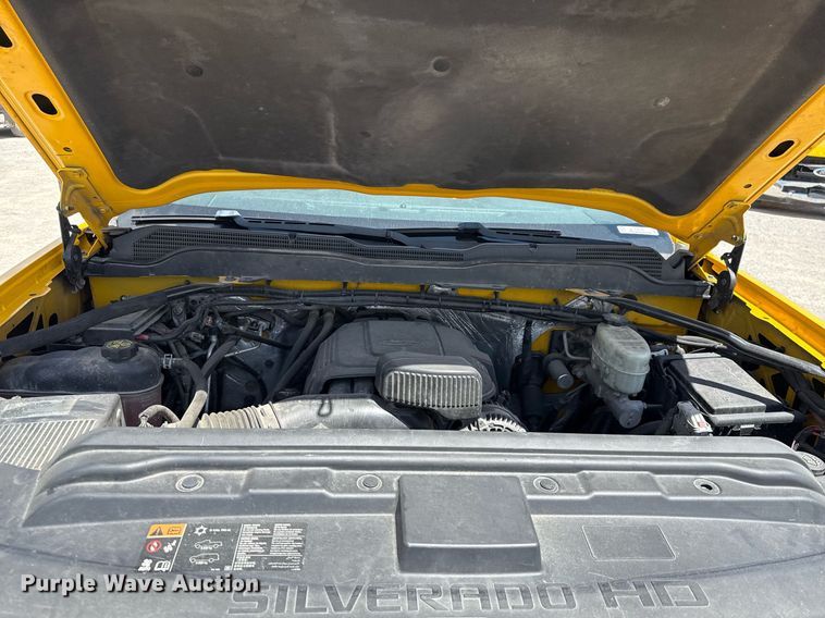 image for item EJ4799 2016 Chevrolet Silverado 3500HD utility bed pickup truck