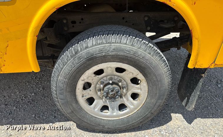 image for item EJ4799 2016 Chevrolet Silverado 3500HD utility bed pickup truck