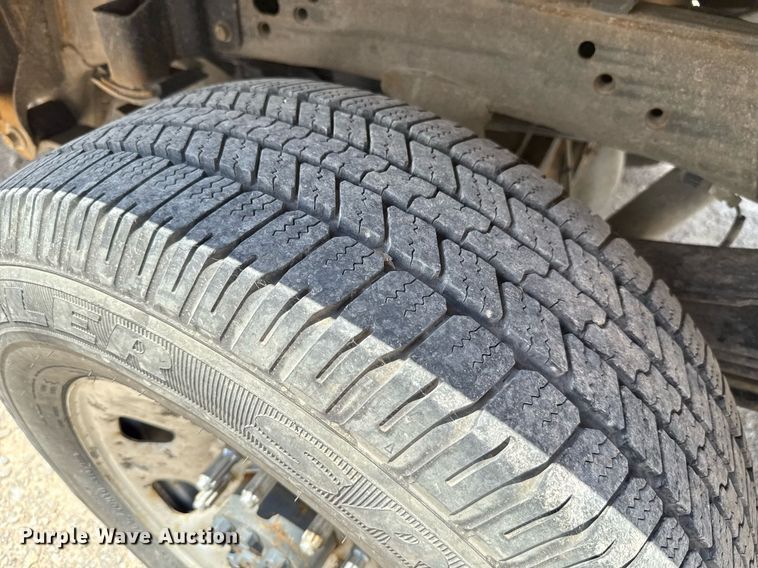 image for item EJ4799 2016 Chevrolet Silverado 3500HD utility bed pickup truck