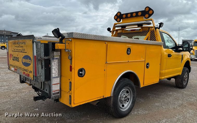 image for item EJ4802 2021 Ford F350 Super Duty utility bed pickup truck