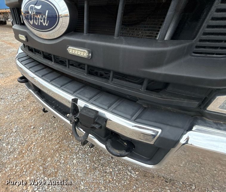 image for item EJ4802 2021 Ford F350 Super Duty utility bed pickup truck
