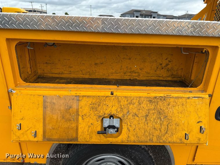 image for item EJ4802 2021 Ford F350 Super Duty utility bed pickup truck