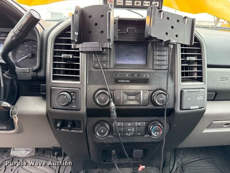 image for item EJ4802 2021 Ford F350 Super Duty utility bed pickup truck