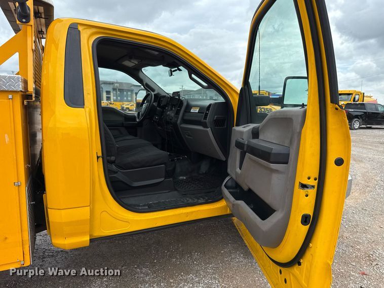 image for item EJ4802 2021 Ford F350 Super Duty utility bed pickup truck