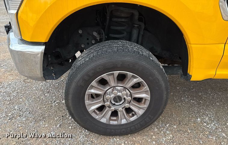 image for item EJ4802 2021 Ford F350 Super Duty utility bed pickup truck