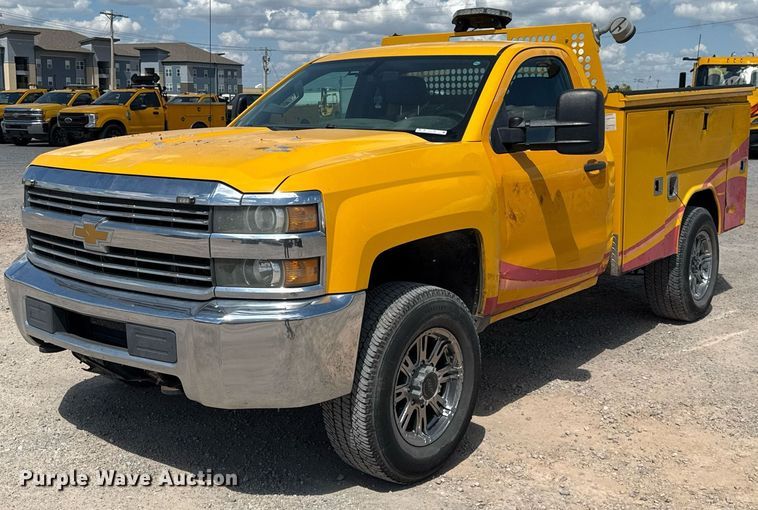 image for item EJ4804 2016 Chevrolet Silverado 3500HD utility bed pickup truck