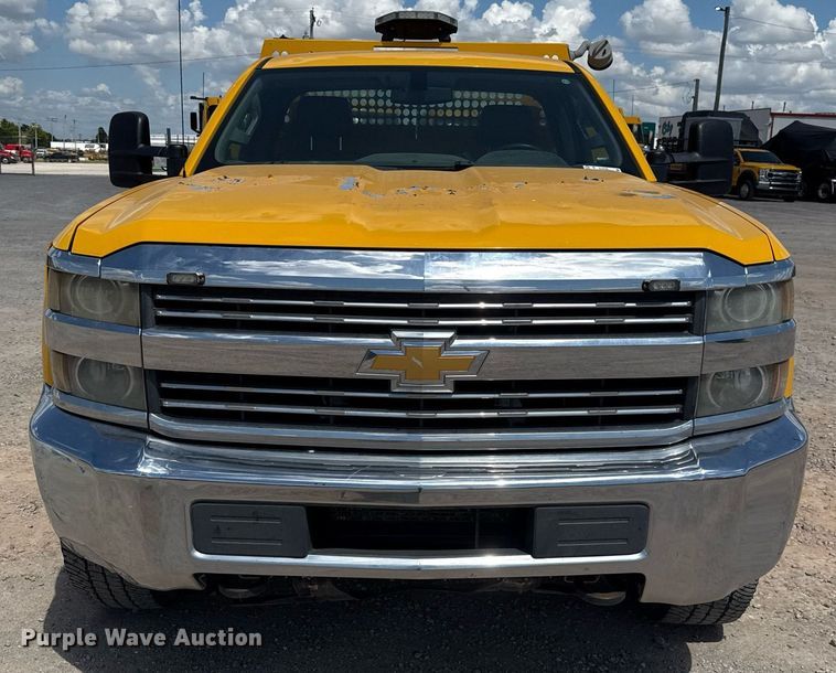 image for item EJ4804 2016 Chevrolet Silverado 3500HD utility bed pickup truck