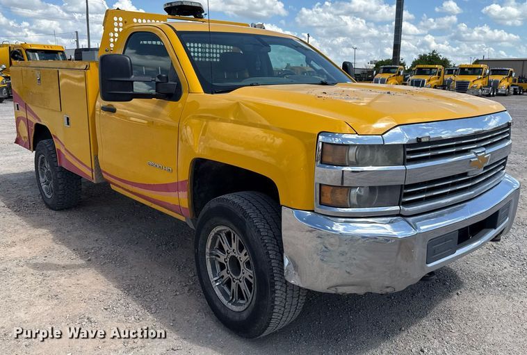 image for item EJ4804 2016 Chevrolet Silverado 3500HD utility bed pickup truck