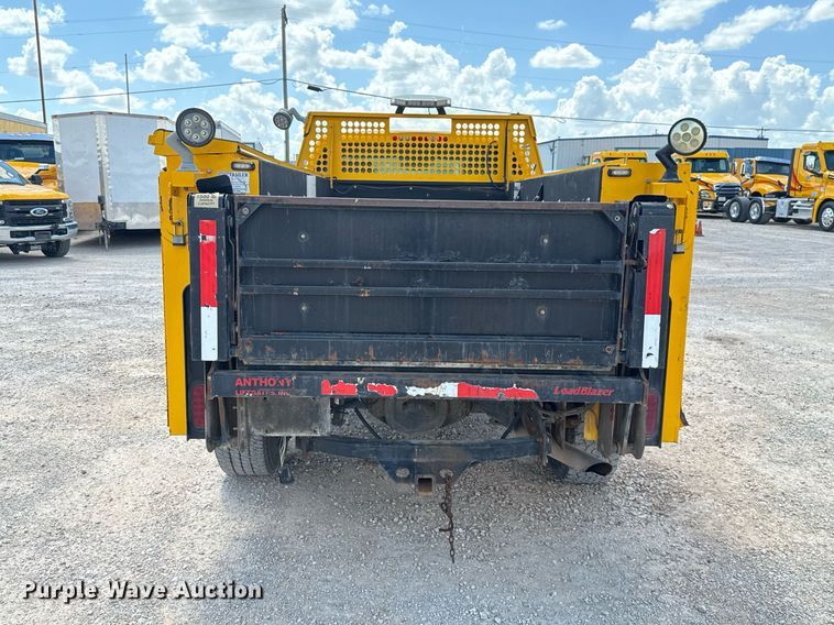 image for item EJ4804 2016 Chevrolet Silverado 3500HD utility bed pickup truck