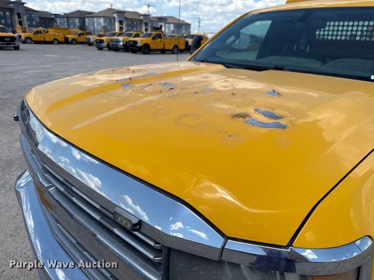 image for item EJ4804 2016 Chevrolet Silverado 3500HD utility bed pickup truck