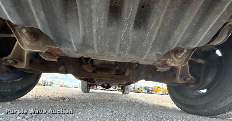 image for item EJ4804 2016 Chevrolet Silverado 3500HD utility bed pickup truck