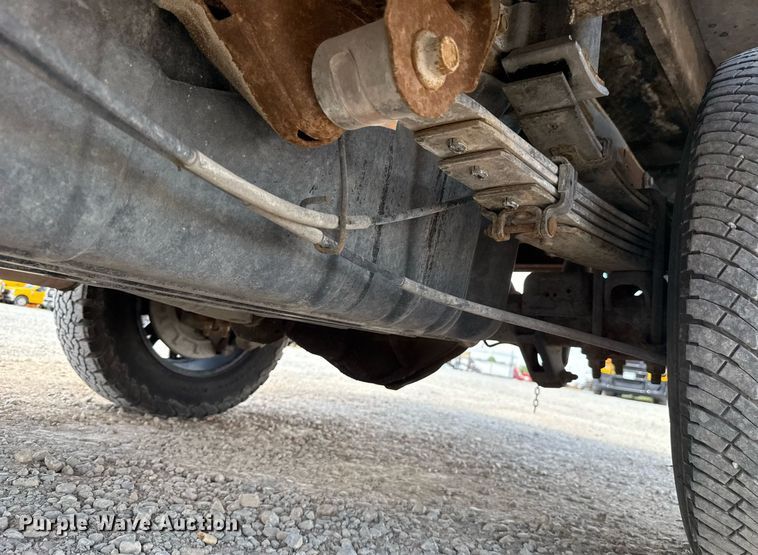 image for item EJ4804 2016 Chevrolet Silverado 3500HD utility bed pickup truck