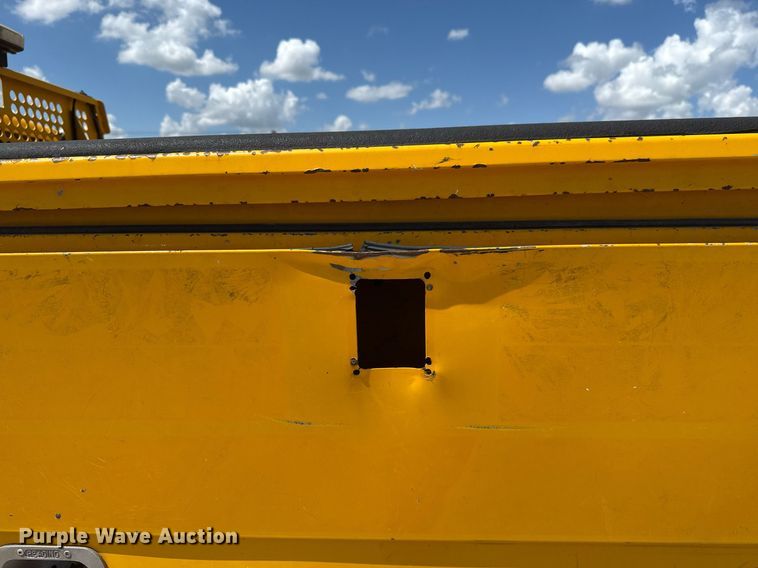 image for item EJ4804 2016 Chevrolet Silverado 3500HD utility bed pickup truck