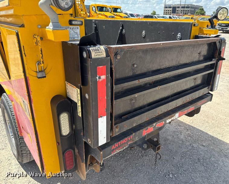 image for item EJ4804 2016 Chevrolet Silverado 3500HD utility bed pickup truck