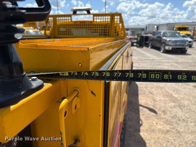 image for item EJ4804 2016 Chevrolet Silverado 3500HD utility bed pickup truck